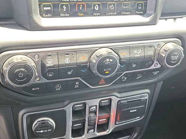 Used 2018 Jeep Wrangler Unlimited Sahara w/ Dual Top Group AWD/4WD image 15