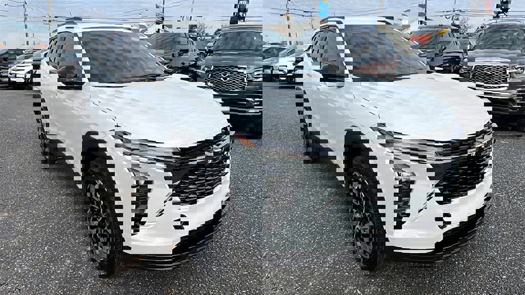 New 2026 Chevrolet Trax RS w/ Driver Confidence Package image 3