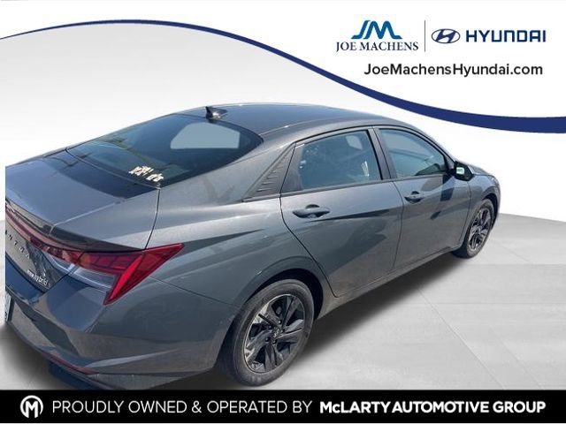 Used 2023 Hyundai Elantra Blue image 7