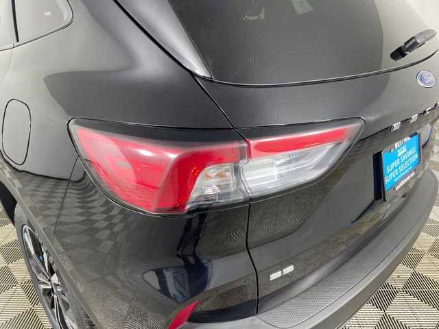 Used 2022 Ford Escape SE w/ SE Sport Appearance Package image 19