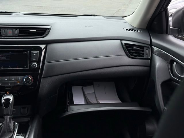 Used 2019 Nissan Rogue S image 33
