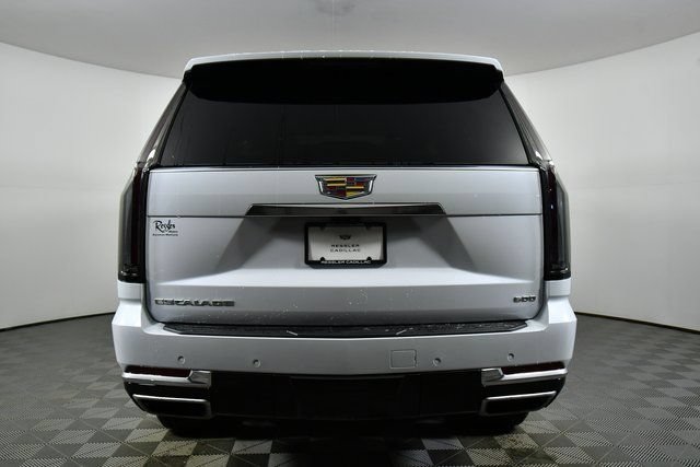 Used 2026 Cadillac Escalade ESV Luxury w/ LPO, Floor Liner Package AWD/4WD image 4