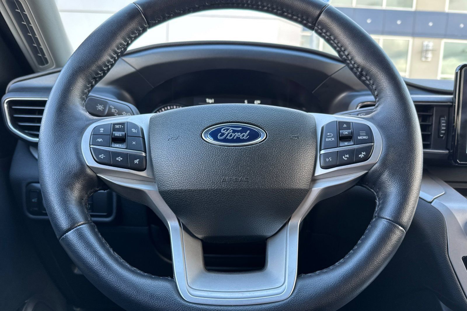 Used 2023 Ford Explorer XLT w/ Equipment Group 202A image 25