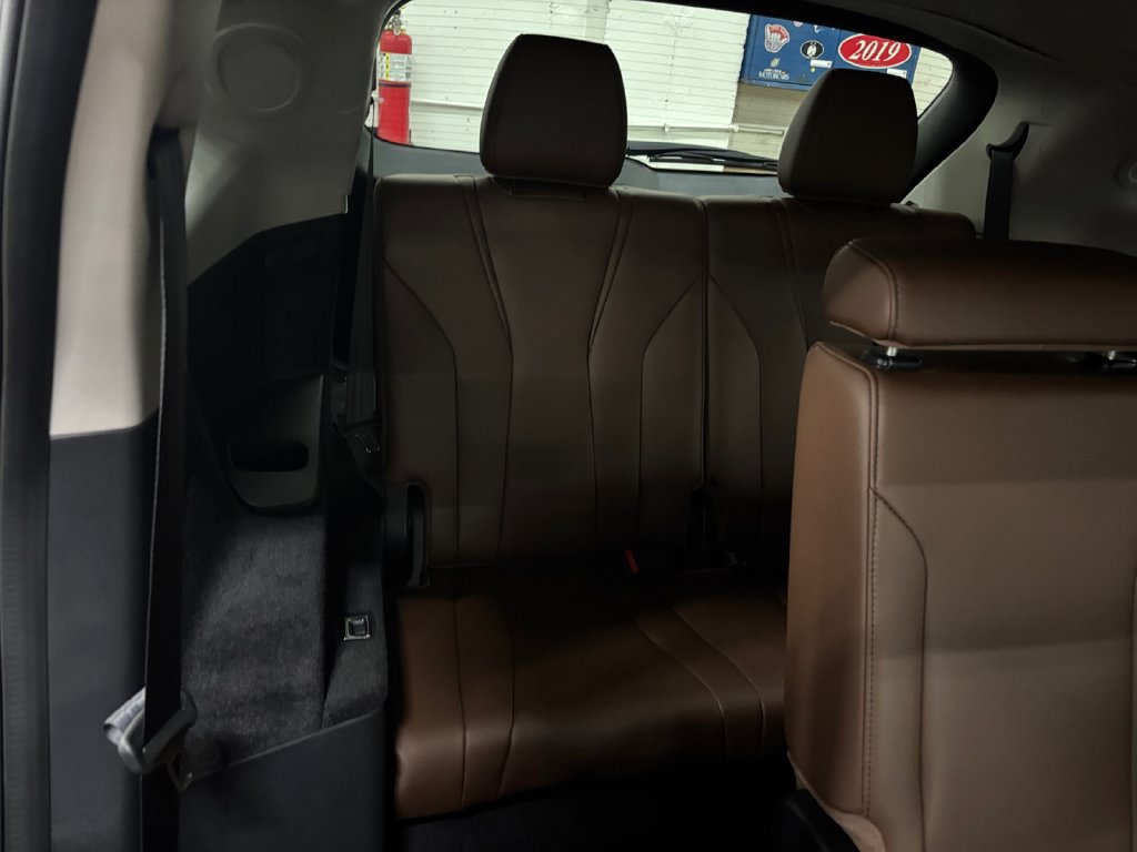 Certified 2025 Acura MDX w/ Technology Package AWD/4WD image 19