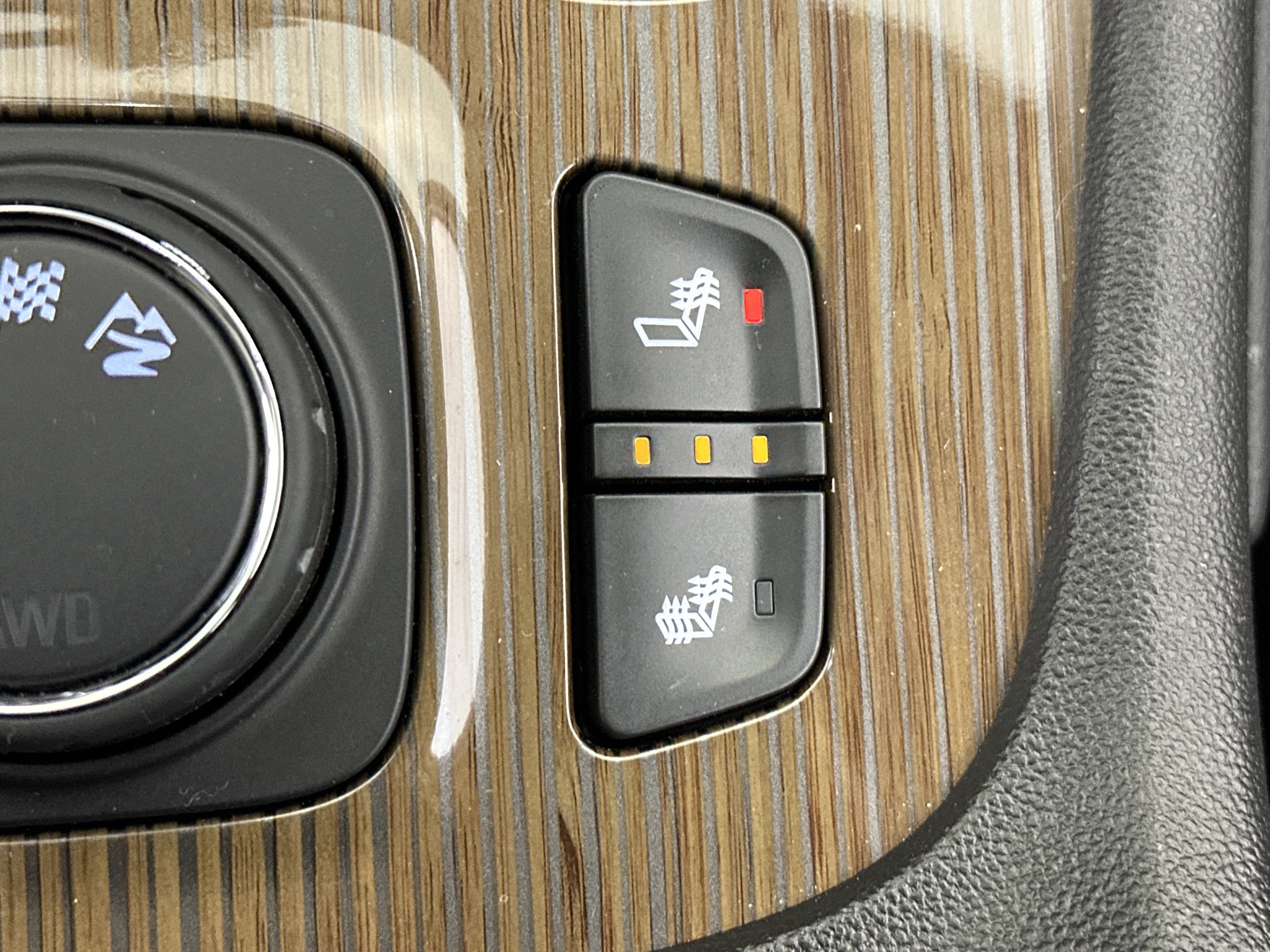 Certified 2023 GMC Acadia SLE w/ Driver Convenience Package image 30