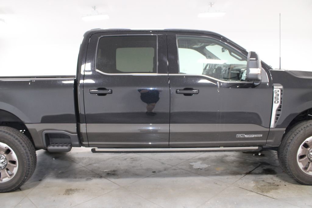 Used 2025 Ford F350 King Ranch w/ FX4 Off-Road Package image 11