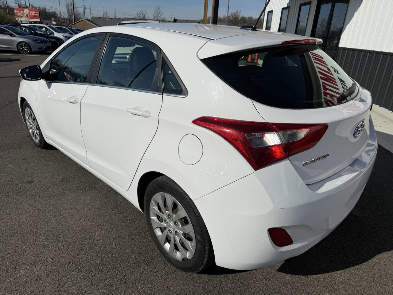 Used 2017 Hyundai Elantra GT FWD image 11
