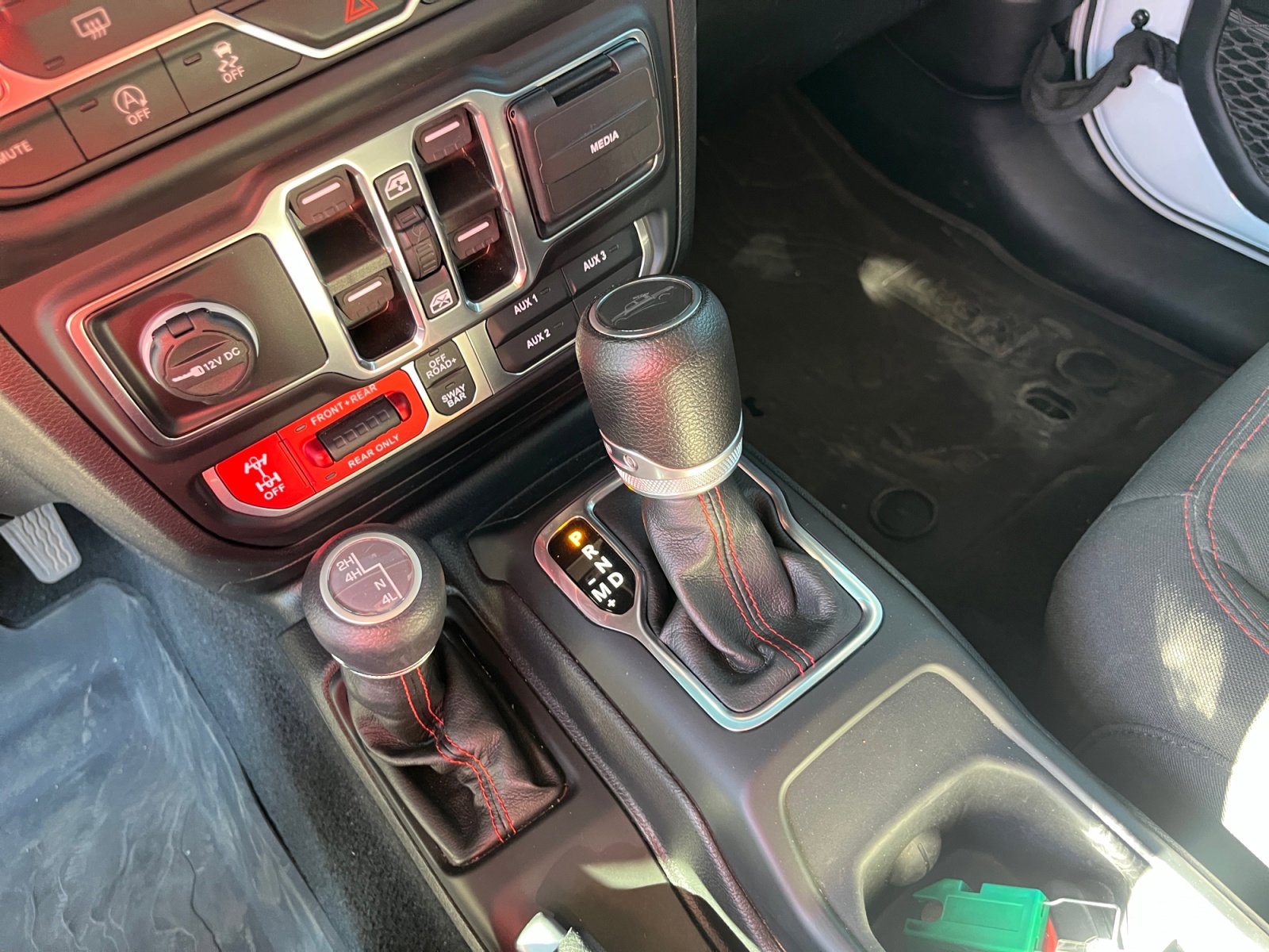 Used 2023 Jeep Gladiator Rubicon w/ Trailer Tow Package image 32