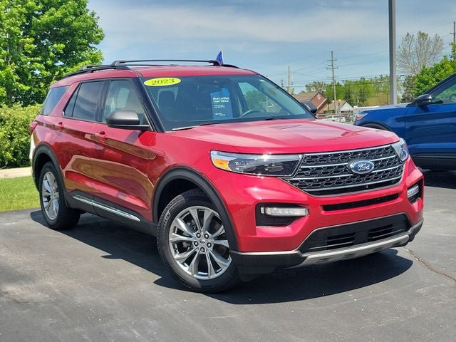 Certified 2023 Ford Explorer XLT w/ Equipment Group 202A AWD/4WD image 39