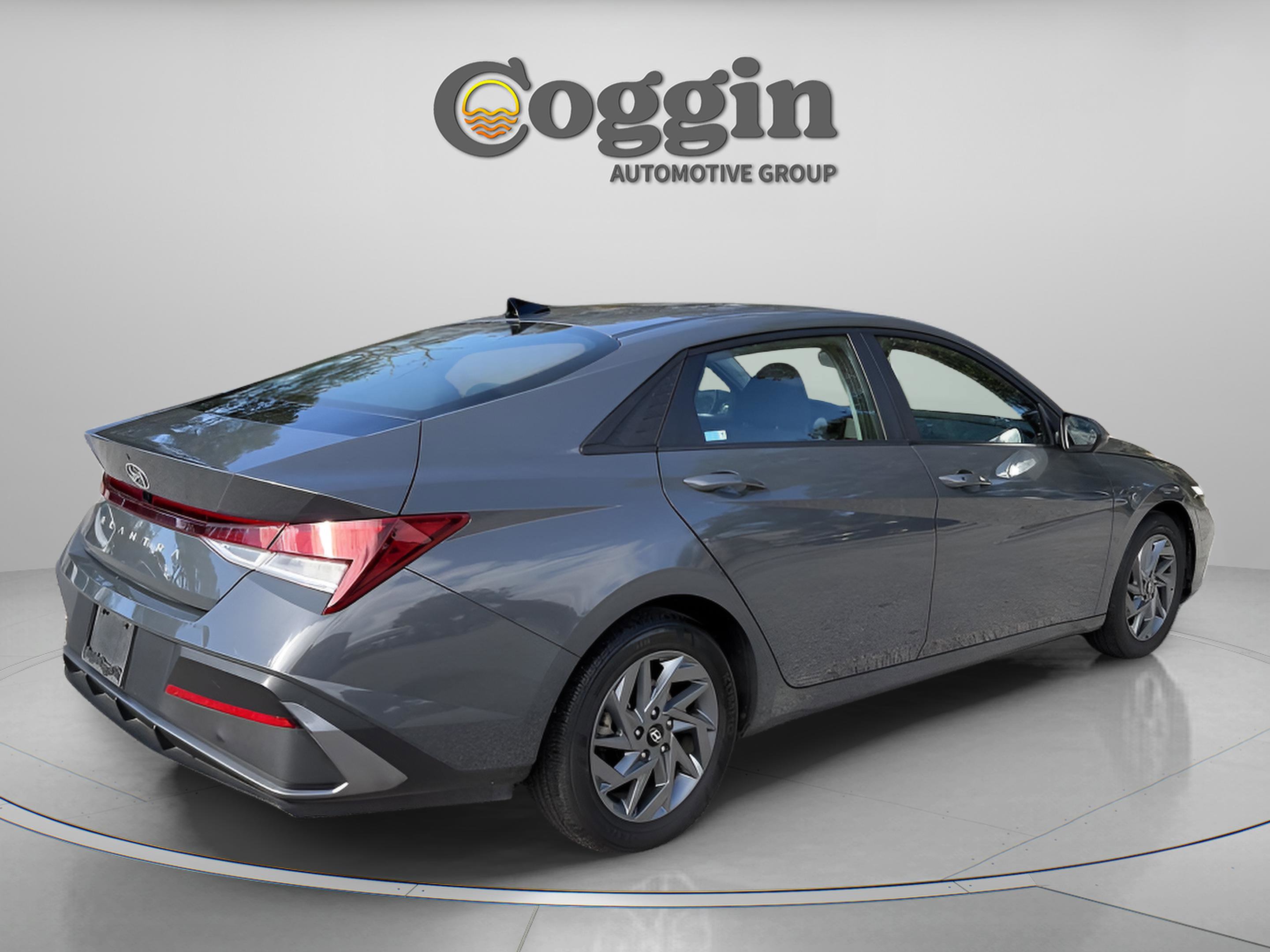 Used 2024 Hyundai Elantra SEL image 6