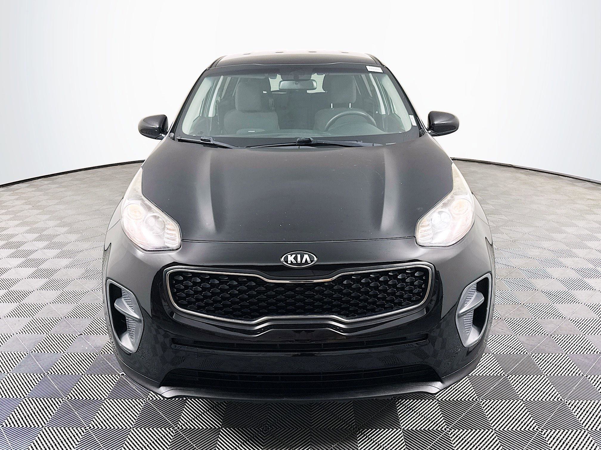 Used 2018 Kia Sportage LX image 2
