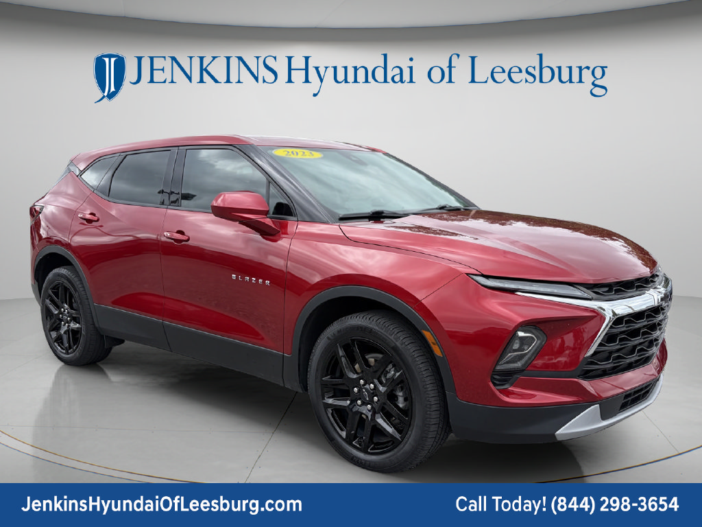Used 2023 Chevrolet Blazer LT FWD image 1