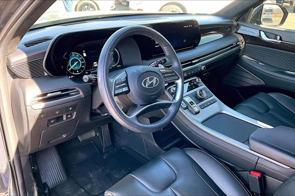 Used 2024 Hyundai Palisade Calligraphy image 17