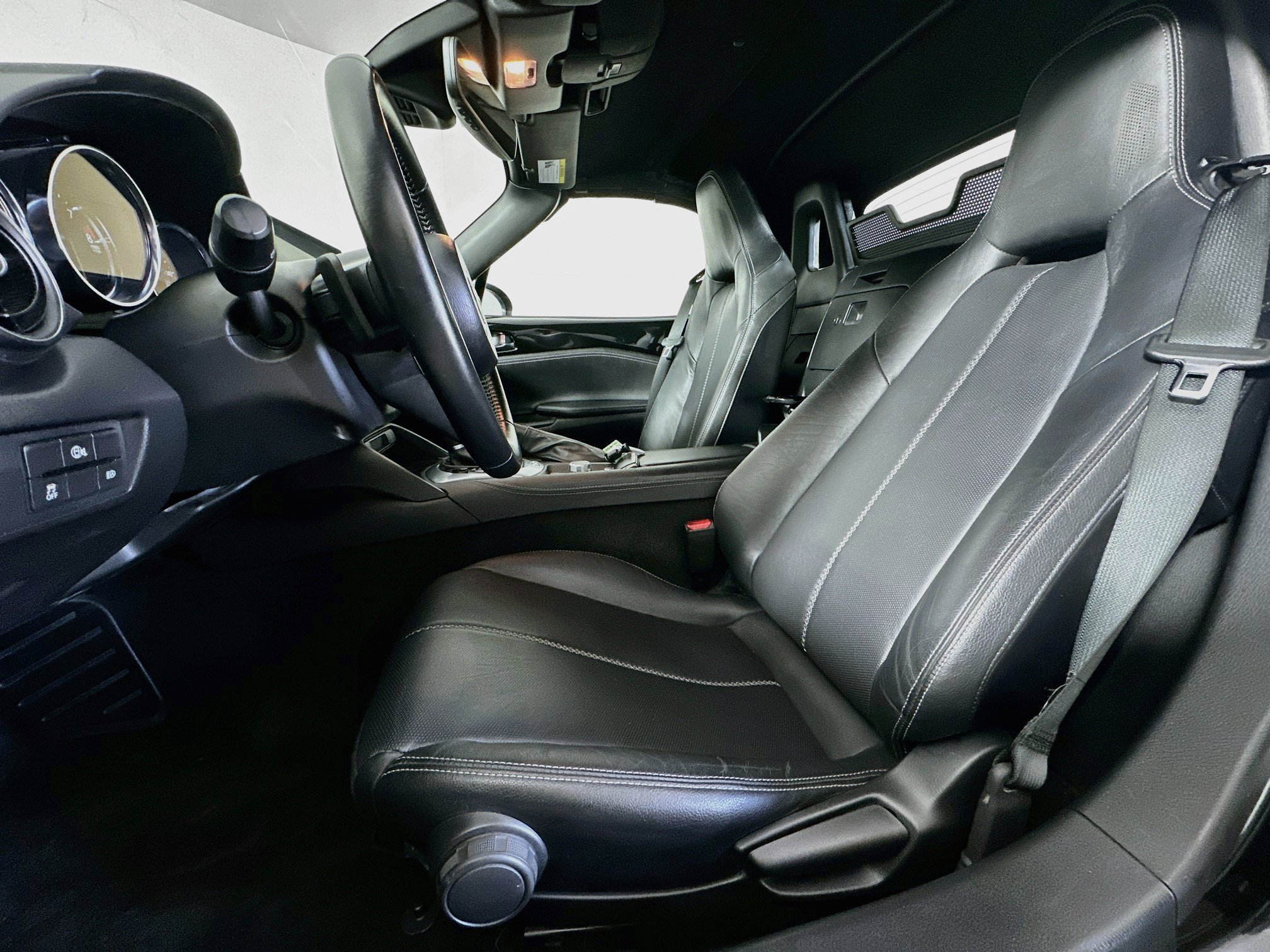 Used 2024 MAZDA MX-5 Miata Grand Touring RWD image 13