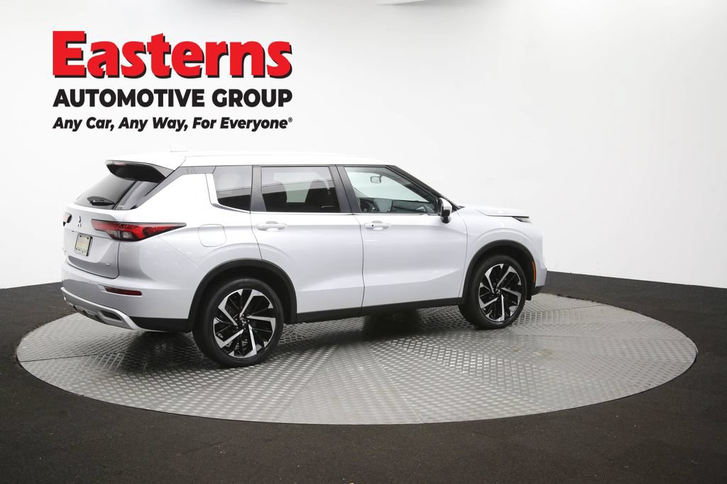 Used 2024 Mitsubishi Outlander SE AWD/4WD image 43