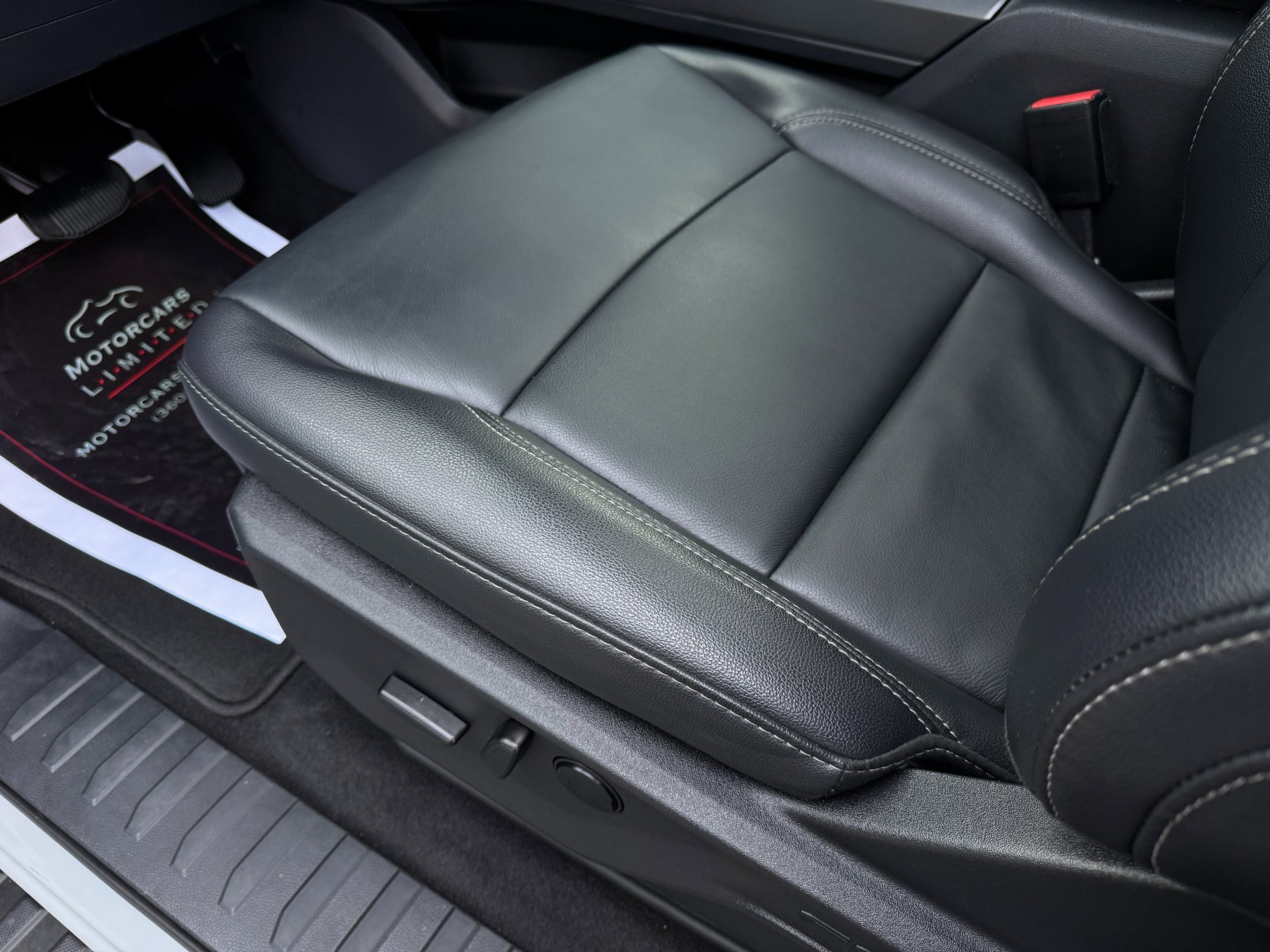 Used 2024 Ford F150 XLT w/ Equipment Group 303A High image 13