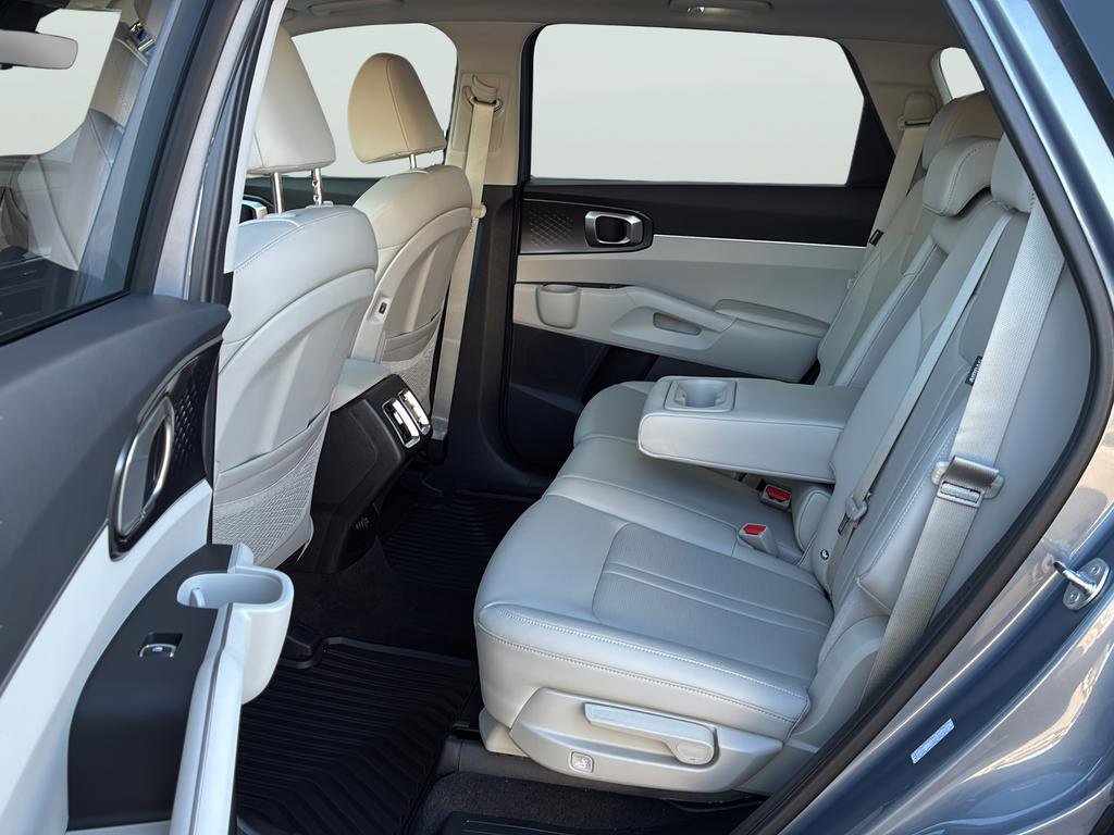 Certified 2025 Kia Sorento S w/ Panoramic Sunroof Package image 16