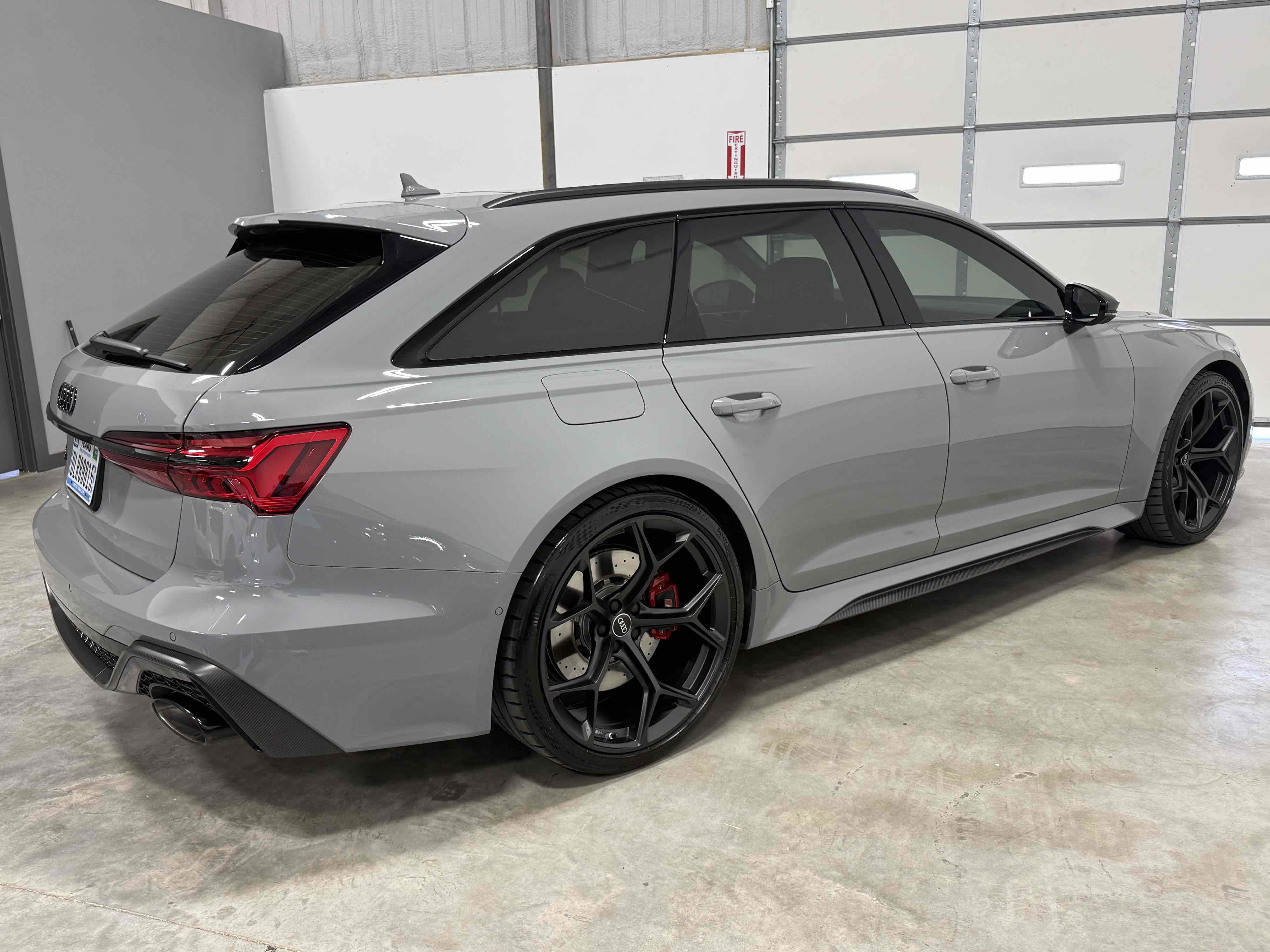 Used 2025 Audi RS 6 performance w/ Matte Carbon Package AWD/4WD image 49