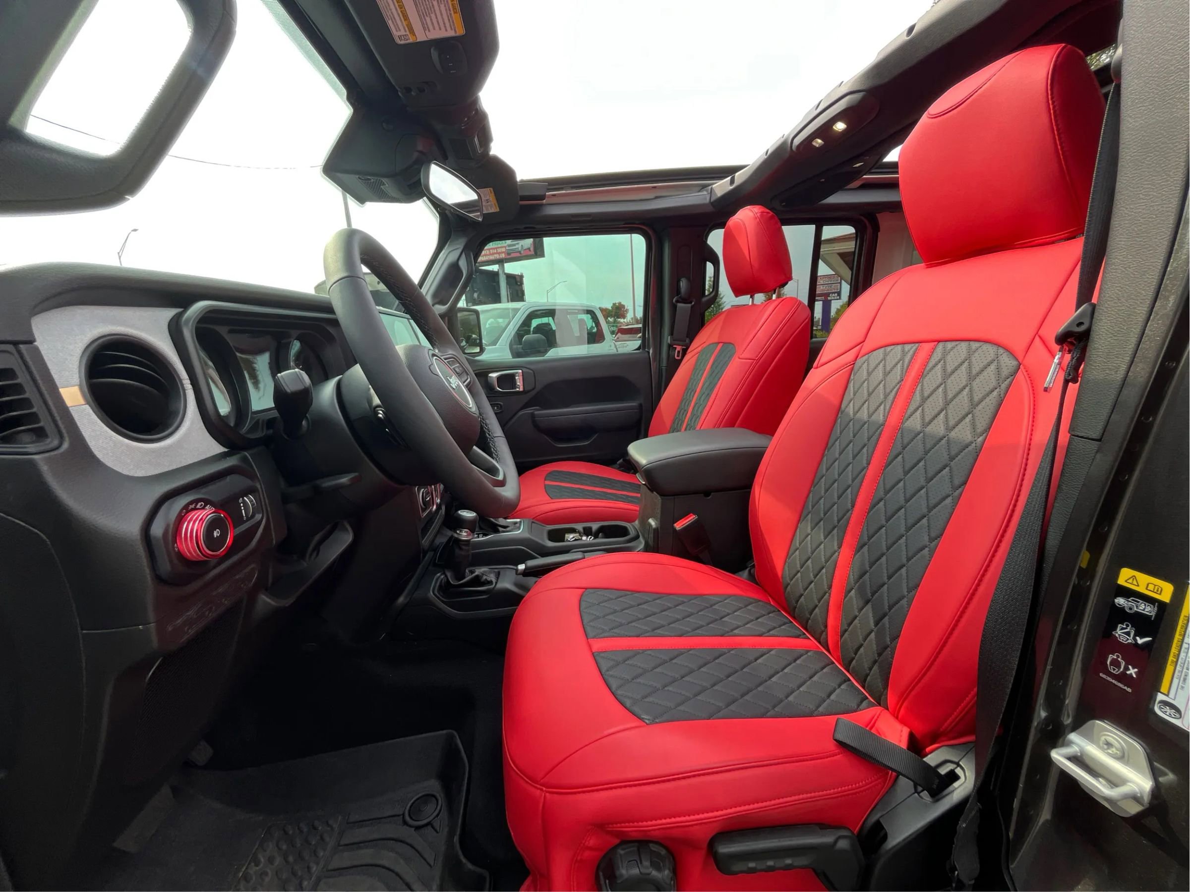 Used 2025 Jeep Wrangler Unlimited Sport AWD/4WD image 11