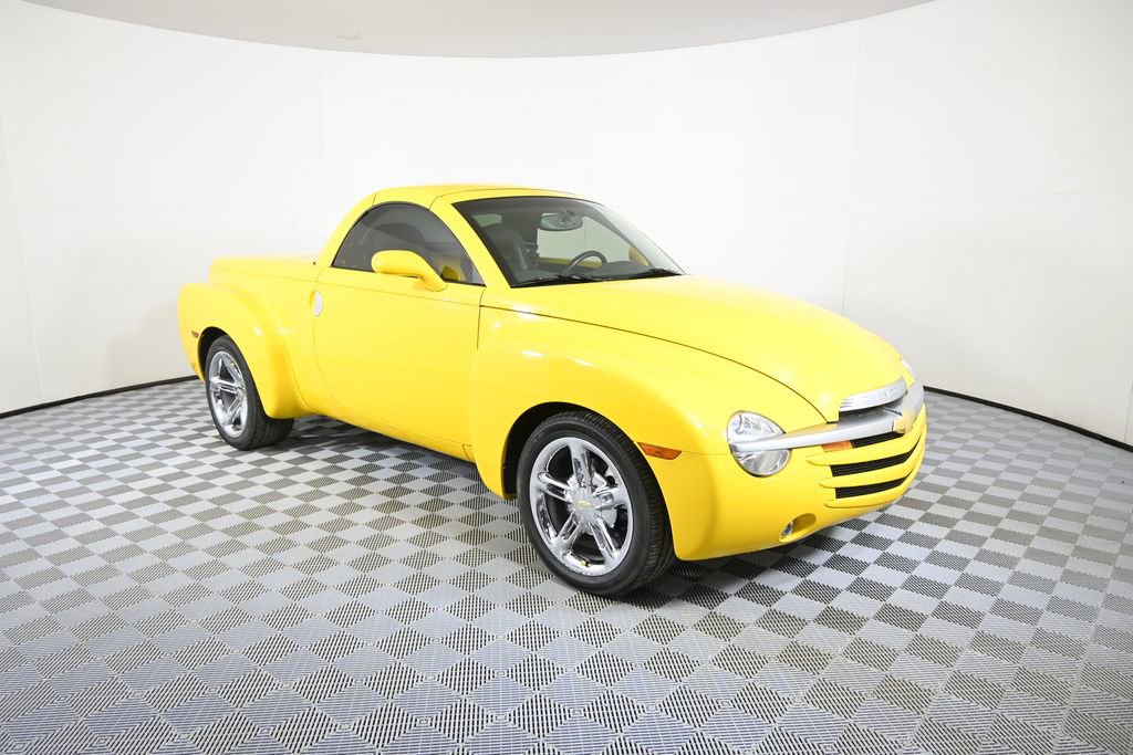 Used 2005 Chevrolet SSR w/ Preferred Equipment Group RWD image 10