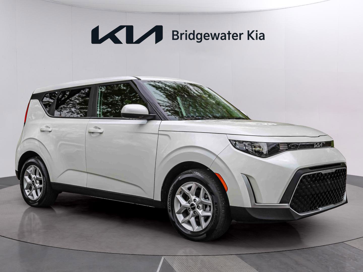 Certified 2025 Kia Soul LX w/ LX Technology Package FWD image 1