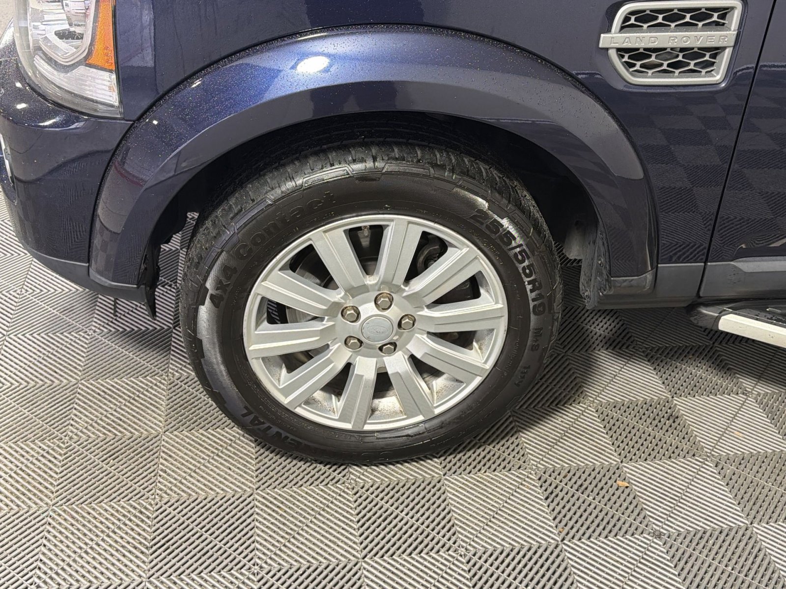 Used 2016 Land Rover LR4 HSE image 11