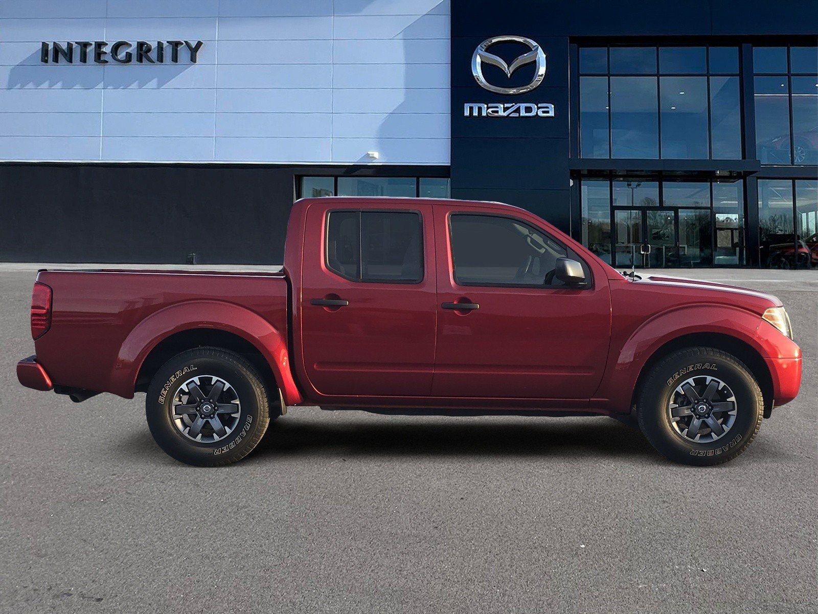 Used 2015 Nissan Frontier Desert Runner image 3
