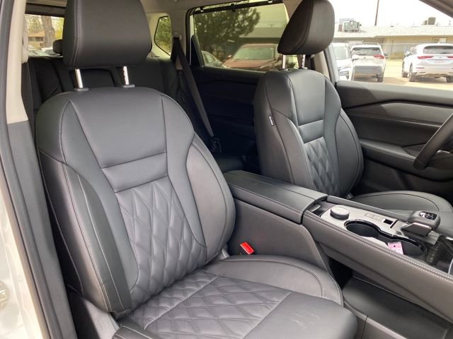 New 2026 Nissan Rogue Platinum image 9