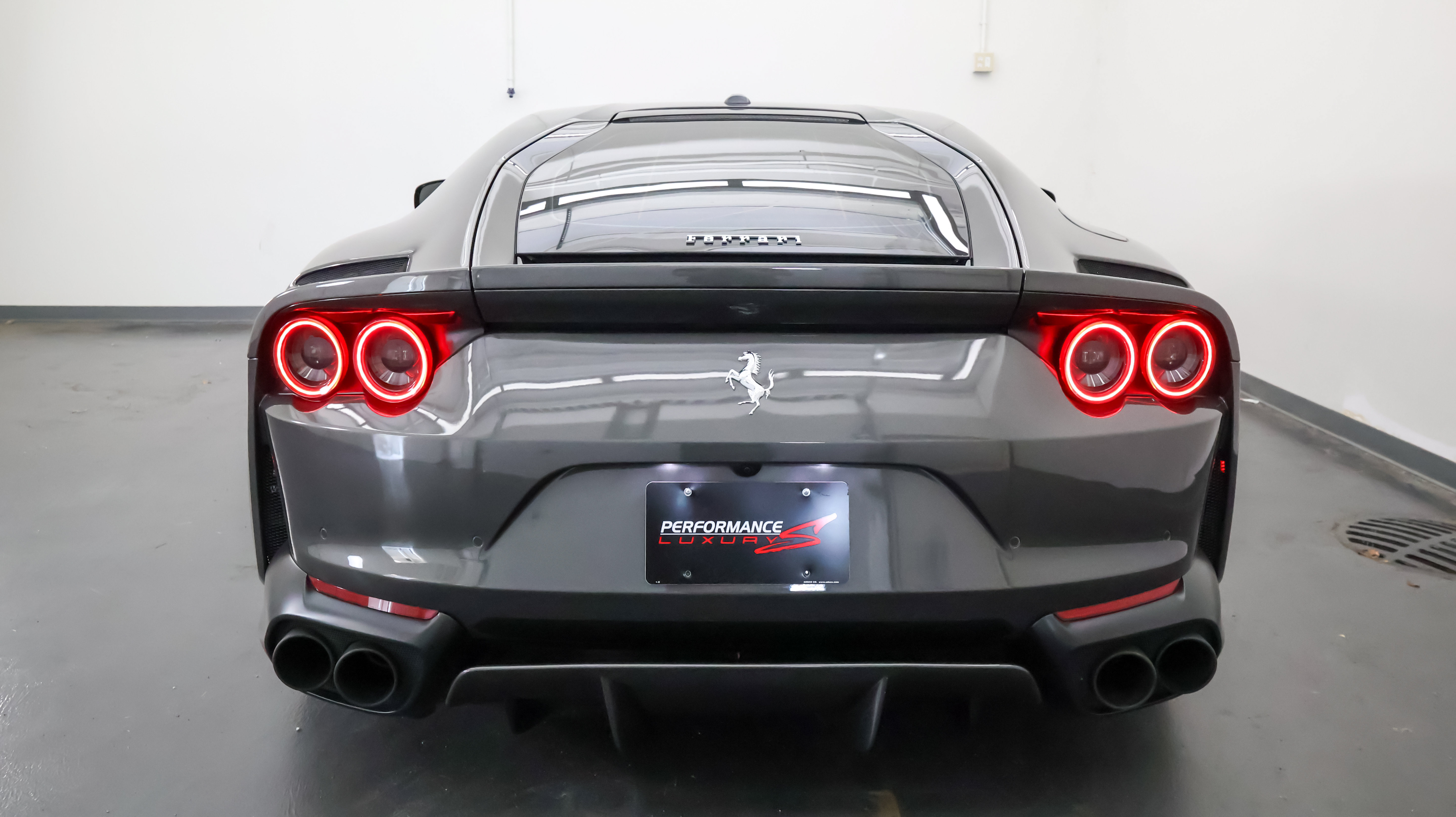 Used 2019 Ferrari 812 Superfast RWD image 4