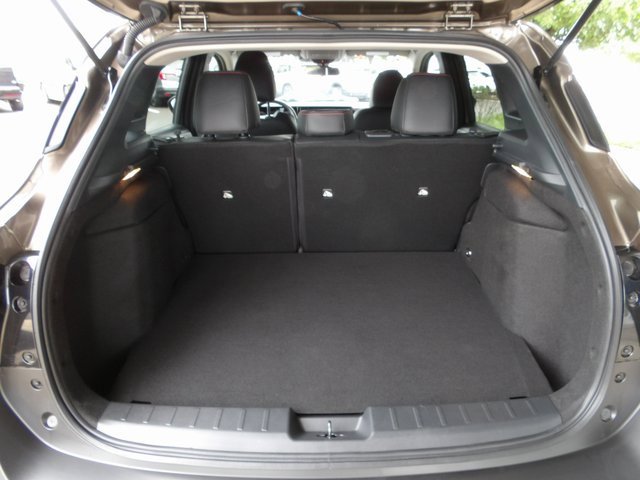 Certified 2025 Nissan Kicks SR image 10