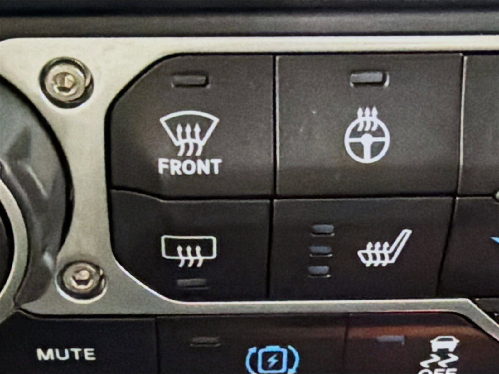 Used 2025 Jeep Wrangler Sahara w/ Safety Group AWD/4WD image 20