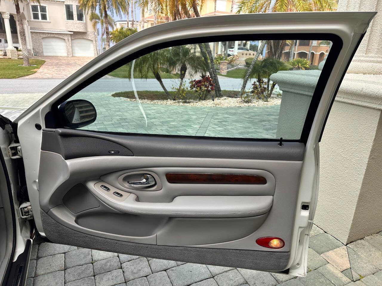 Used 1998 Lincoln Mark VIII RWD image 61