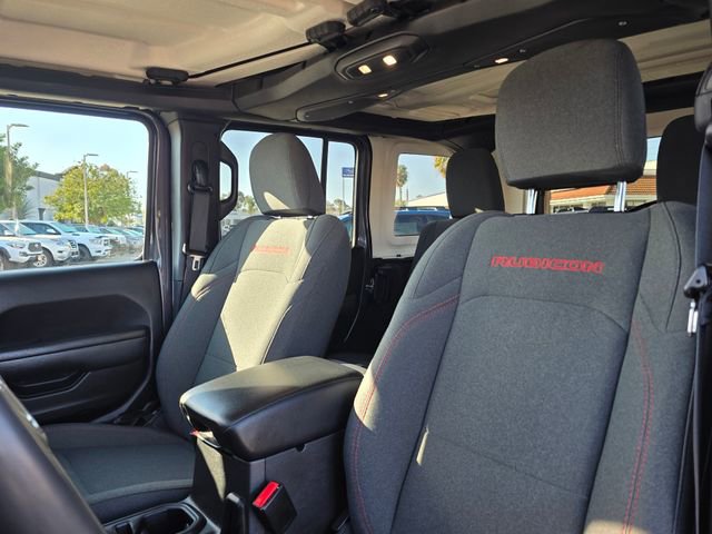 Used 2025 Jeep Wrangler Unlimited Rubicon w/ Convenience Group AWD/4WD image 16
