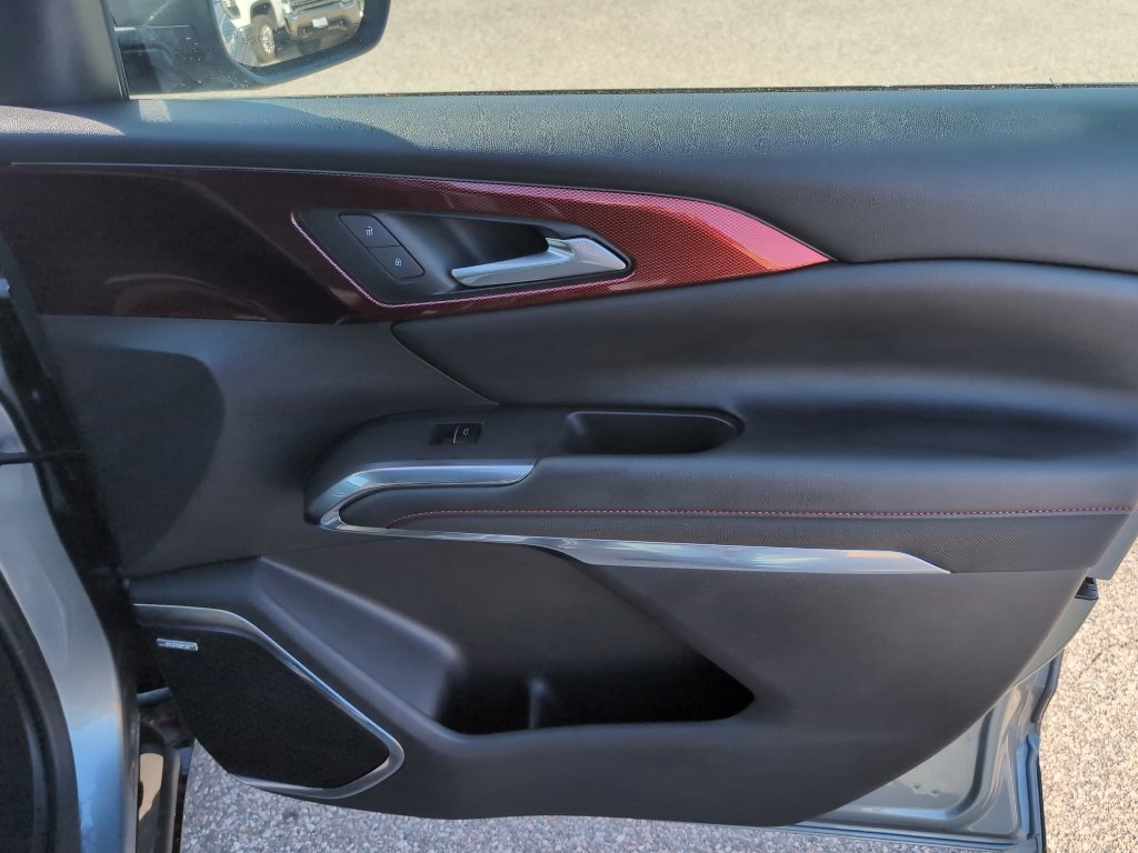 Used 2025 Chevrolet Traverse RS image 23