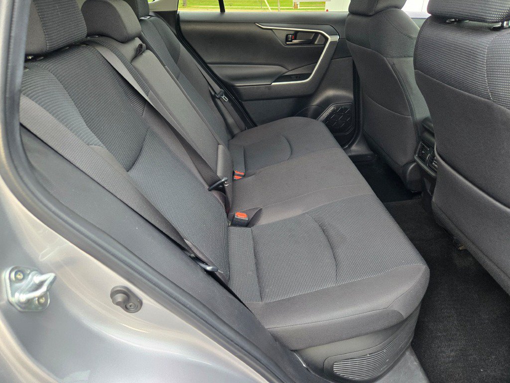 Used 2024 Toyota RAV4 LE AWD/4WD image 9