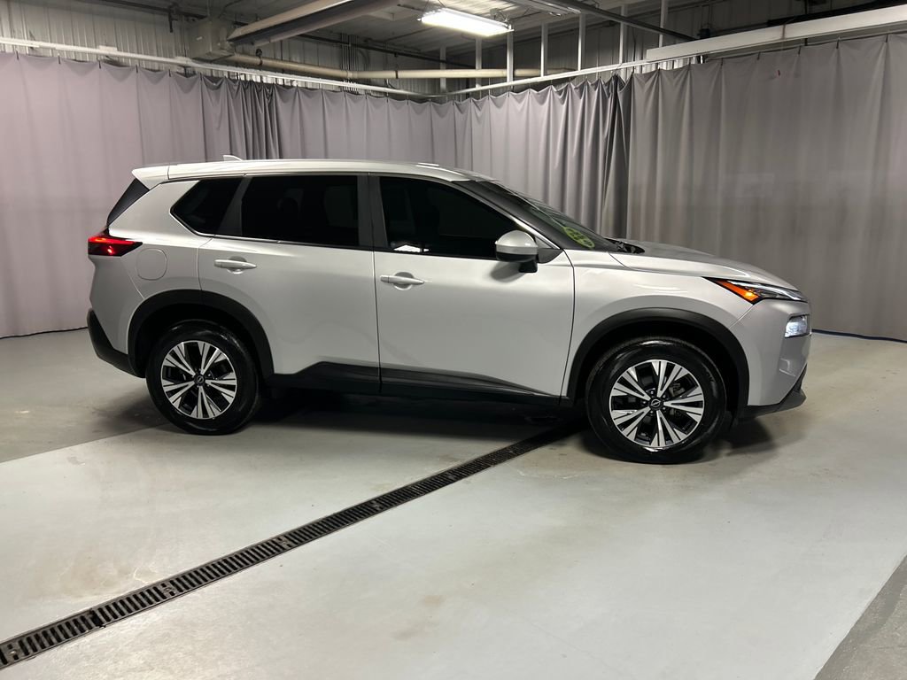 Used 2023 Nissan Rogue SV image 8