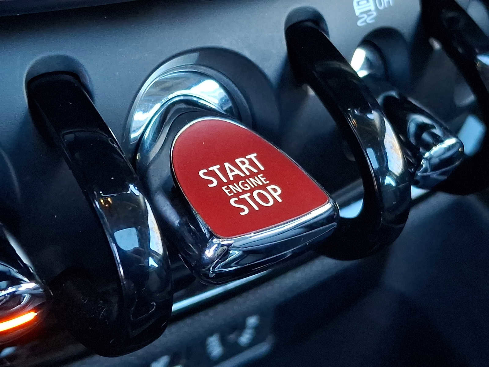 Used 2017 MINI Cooper Clubman S image 23