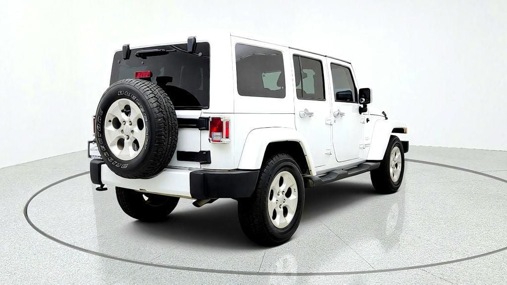 Used 2015 Jeep Wrangler Unlimited Sahara w/ Dual Top Group AWD/4WD image 5