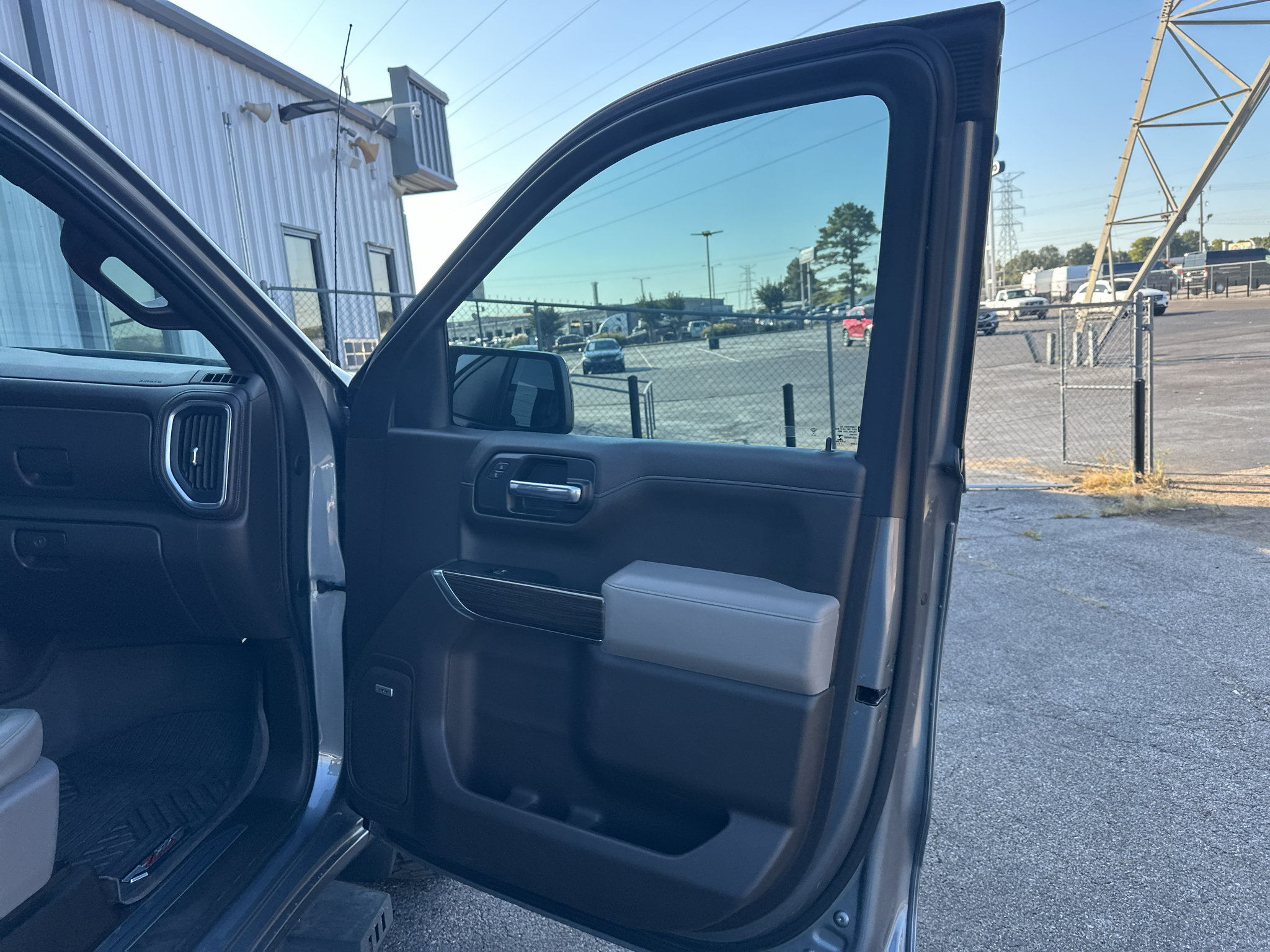 Used 2020 Chevrolet Silverado 1500 RST w/ Texas Edition AWD/4WD image 16
