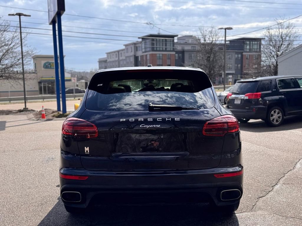 Used 2016 Porsche Cayenne image 5