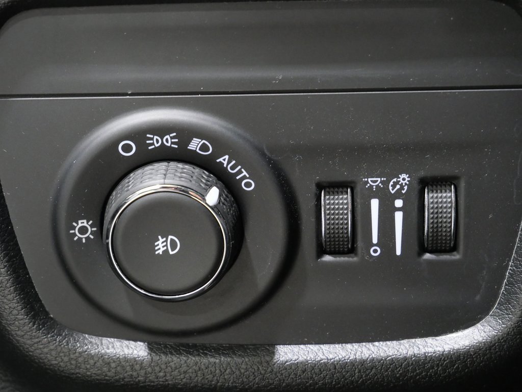 Used 2022 Jeep Grand Cherokee L Limited image 15