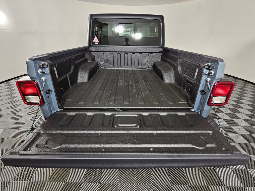 New 2025 Jeep Gladiator Sport image 14