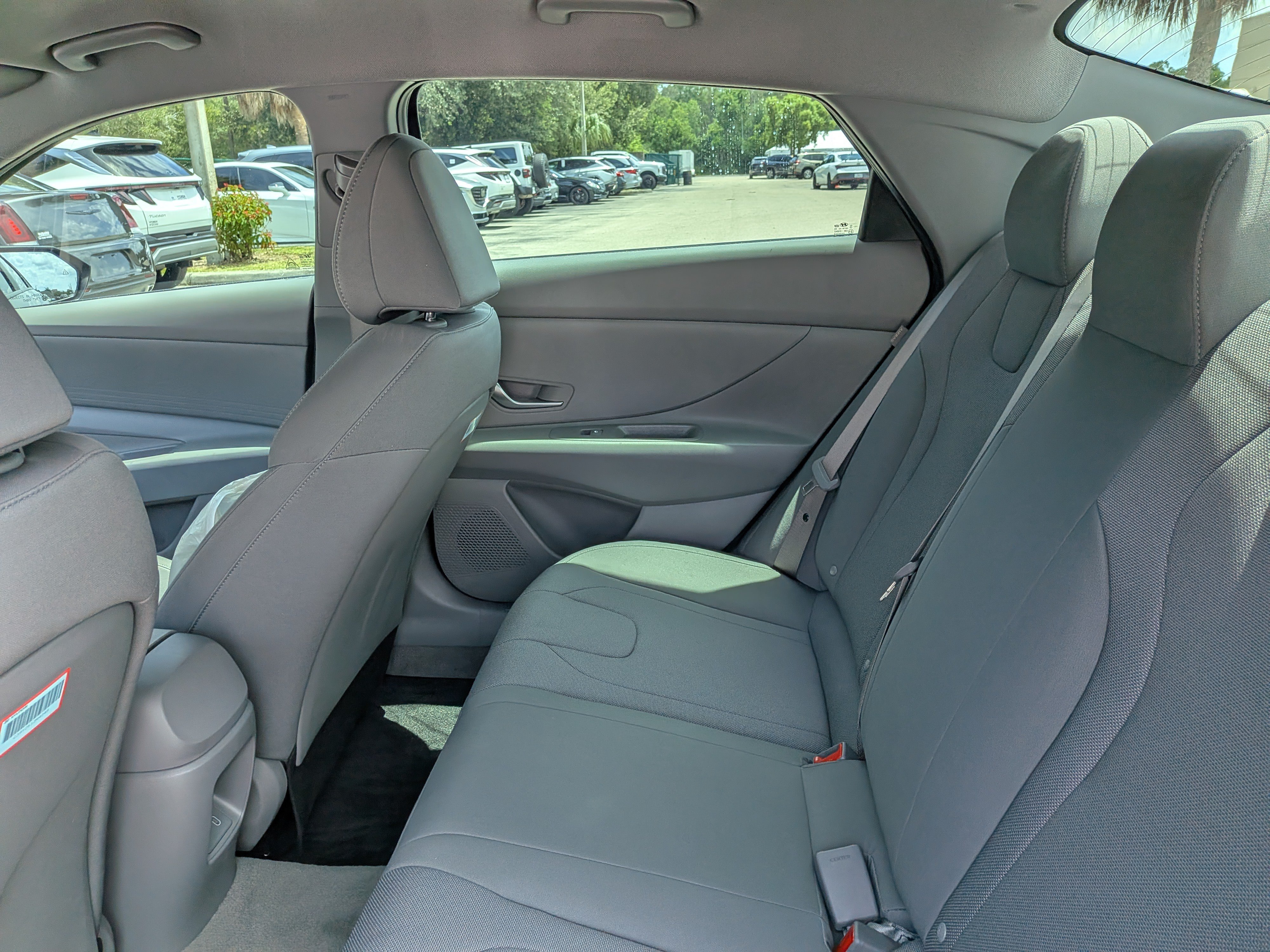 Used 2026 Hyundai Elantra SE FWD image 13