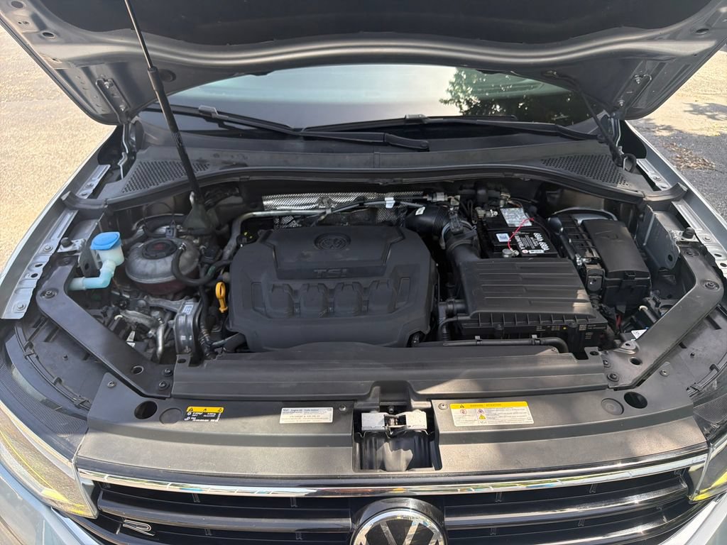 Used 2023 Volkswagen Tiguan SE R-Line FWD image 26