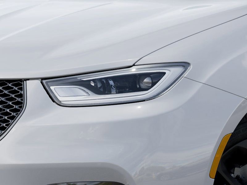 New 2025 Chrysler Pacifica Limited FWD image 11