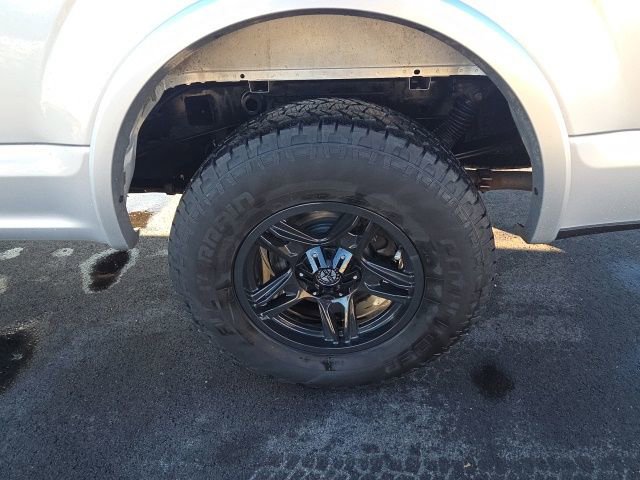 Used 2015 Ford F150 XLT w/ Equipment Group 302A Luxury image 11