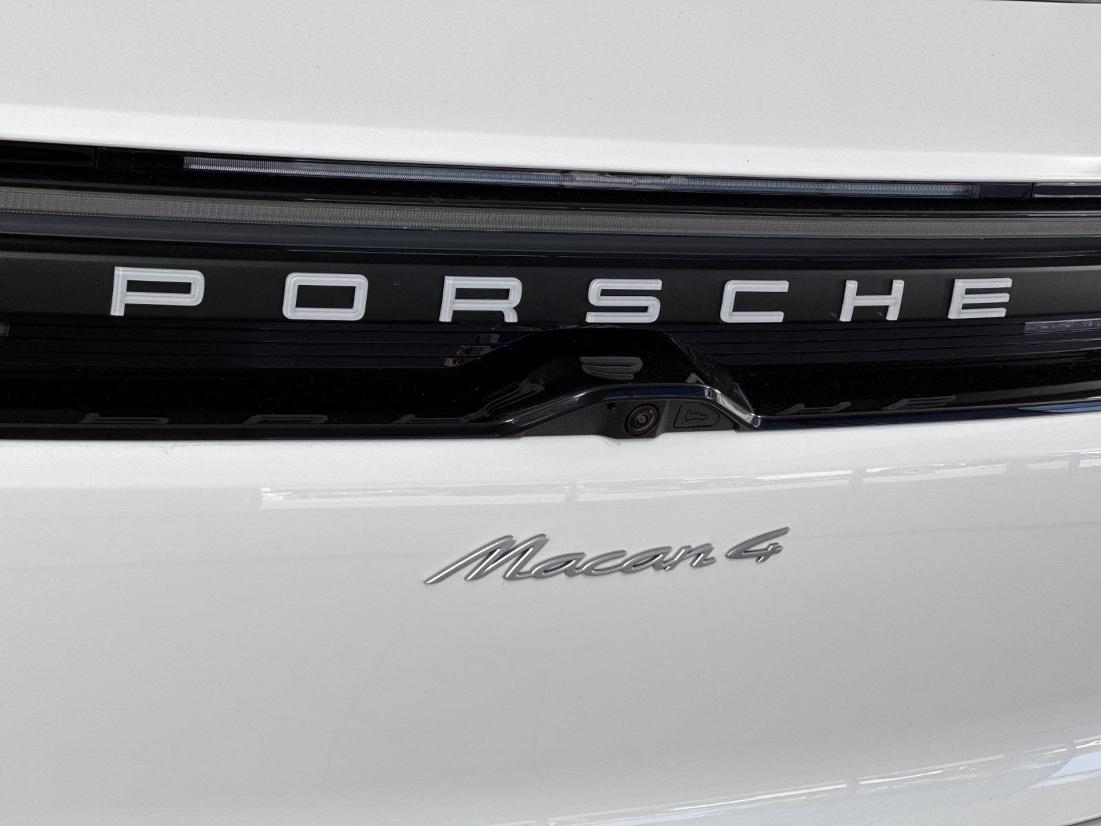 New 2026 Porsche Macan 4 Electric AWD/4WD image 27