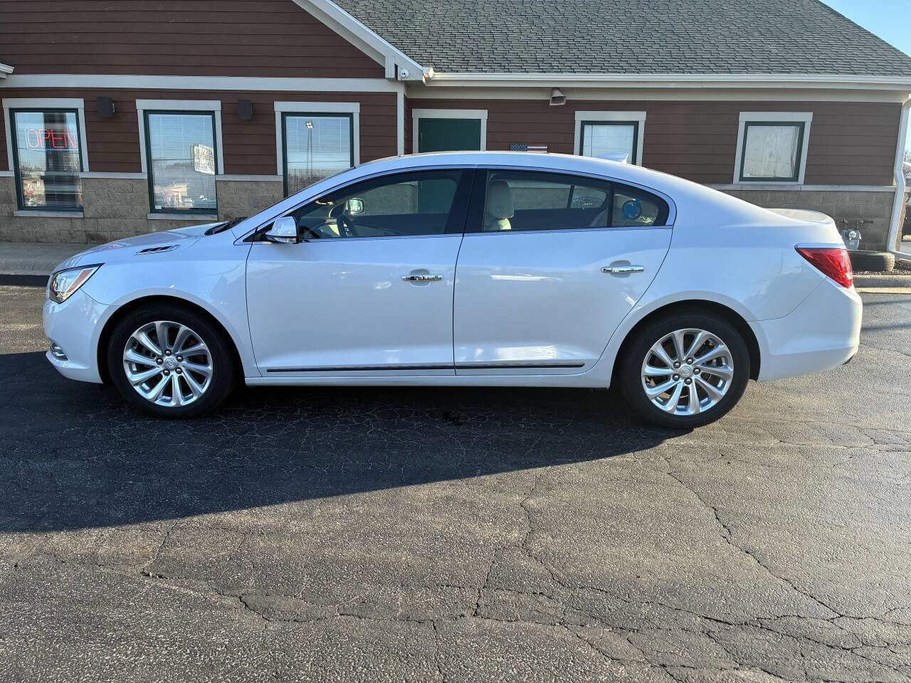 Used 2015 Buick LaCrosse Leather image 8