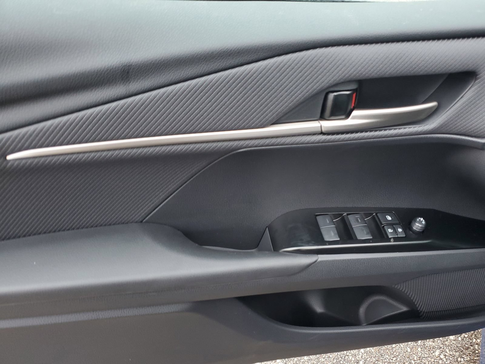 New 2026 Toyota Camry SE FWD image 19