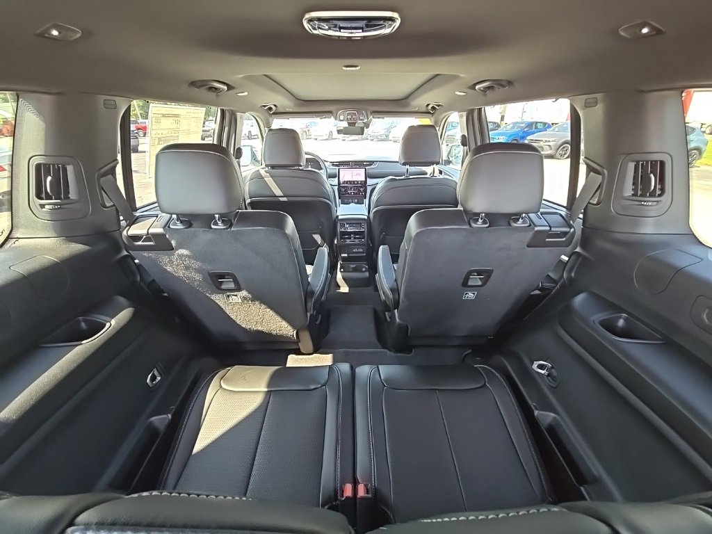 New 2025 Jeep Grand Cherokee L Limited w/ Luxury Tech Group II image 47